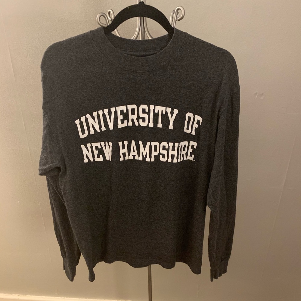 UNH long sleeve hockey shirt